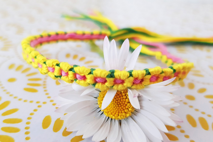 DIY - bracelet fleurs en fils DMC - Les Mamans Winneuses